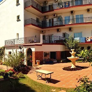 https://hotel-carmen-teresa.hotelsinnerja.org